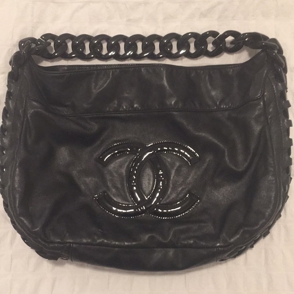 CHANEL Handbags - CHANEL Black Leather Shoulder Bag